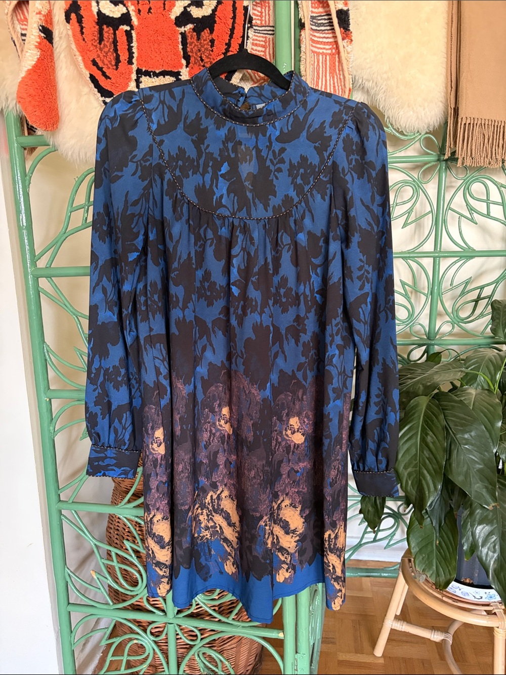 Vintage Isle Blue and Black Floral Print Long Sleeve Dress